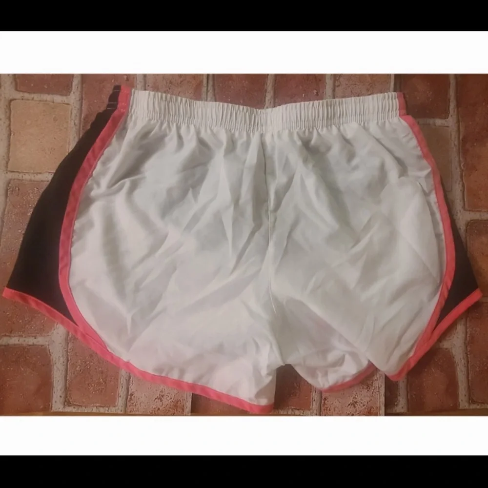 NIKE SHORTS NIKE SHORTS - Picture 2 of 3